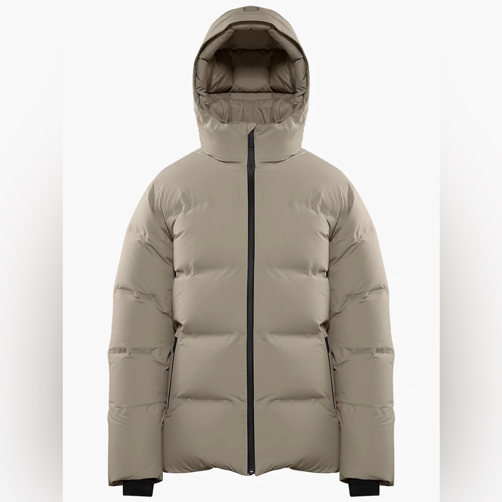 Brand new with tags Aritzia Super Puff 2O